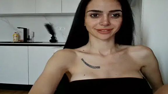 exotic_brunettee