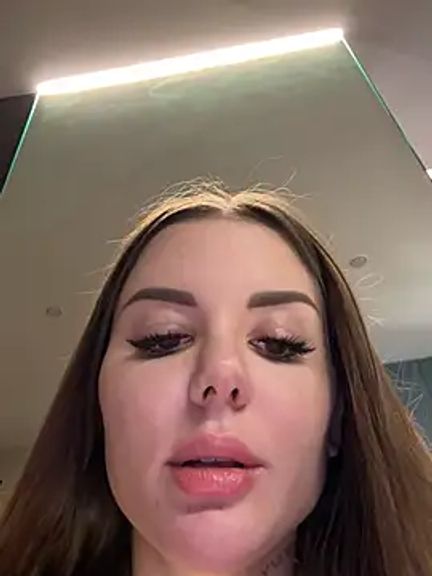 Alina_Vibe_Me