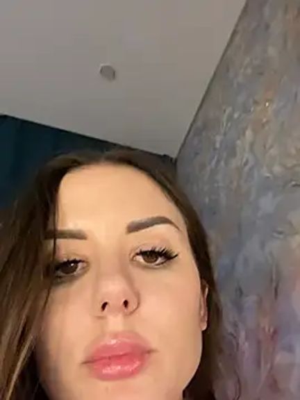 Alina_Vibe_Me