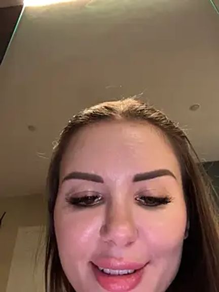Alina_Vibe_Me