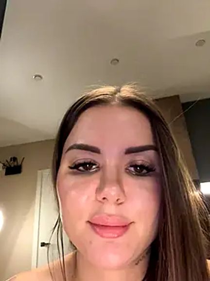 Alina_Vibe_Me
