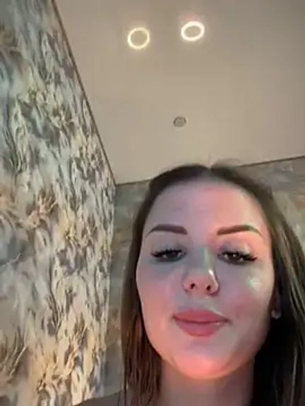 Alina_Vibe_Me