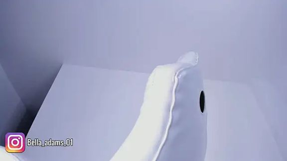 bella_adams_