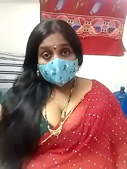 Sexy_Radhikaa