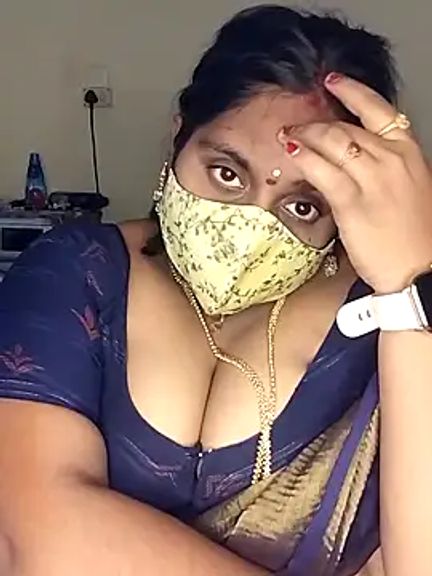 Sexy_Radhikaa