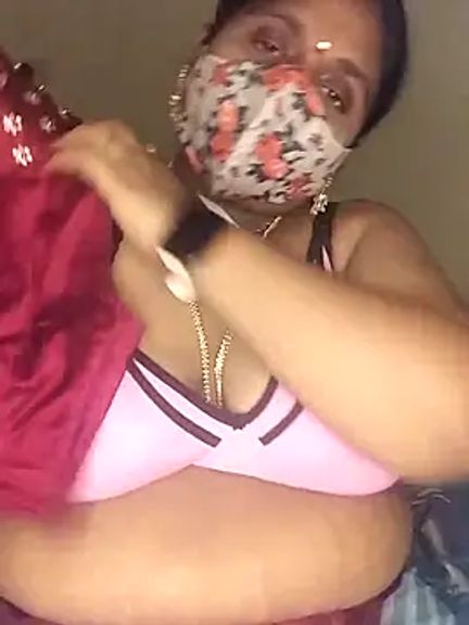 Sexy_Radhikaa