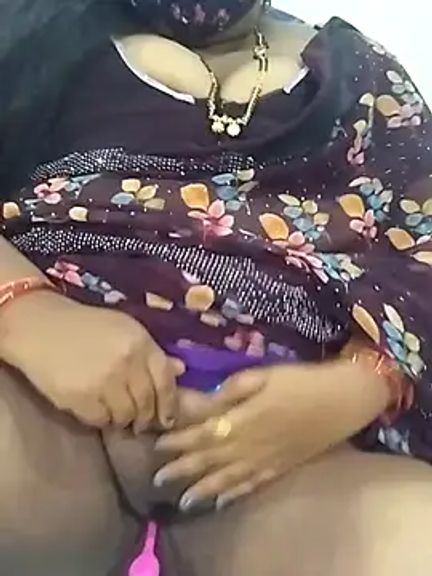 Sexy_Radhikaa
