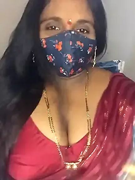 Sexy_Radhikaa
