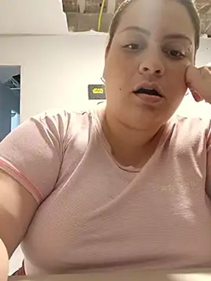 carola_hotwife
