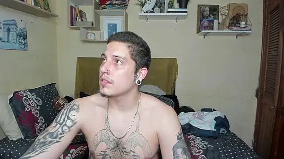 Blondandtattoofaced