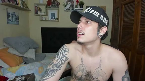 Blondandtattoofaced