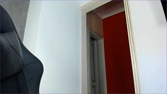 taeni_lara