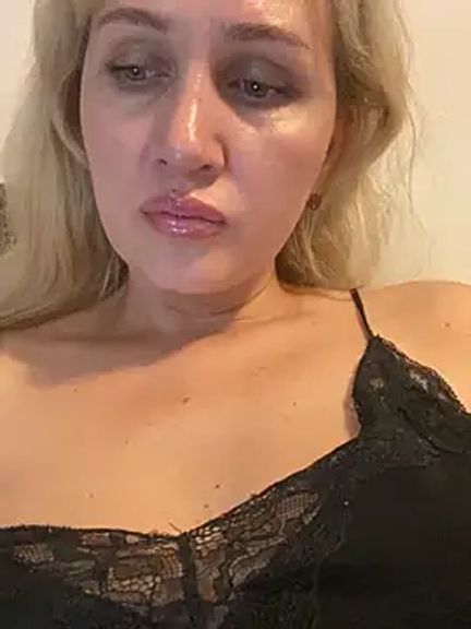 YourBlondee