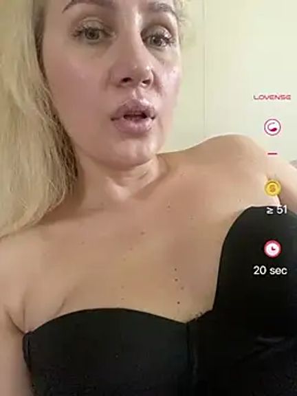 YourBlondee