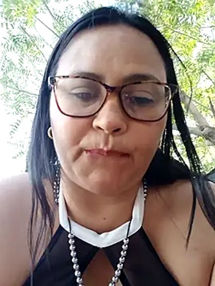 Dirty-Momm-Divorced-Hot