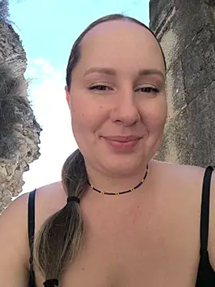 Mona_Plus