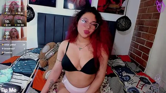 kyliejenner_hot