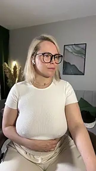 Charming_Daphny