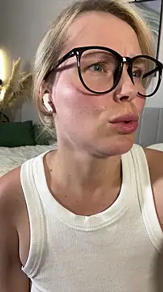 Charming_Daphny
