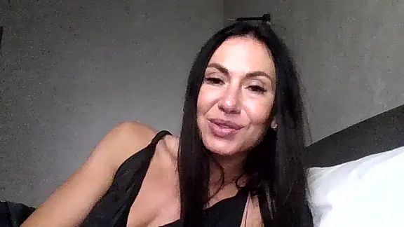 JulianaGold1
