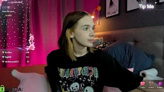Lesi_Moonie01