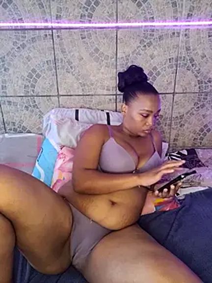 alexis_skyy