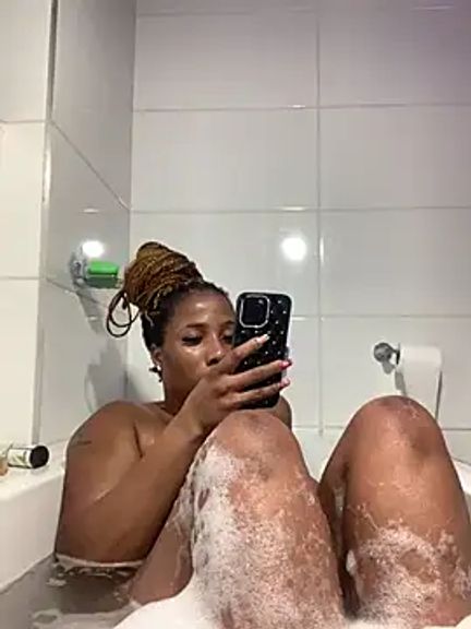 CurvyDesire1