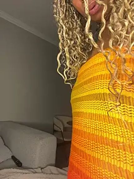 CurvyDesire1