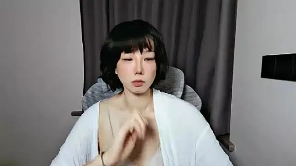 YIYI-520-520