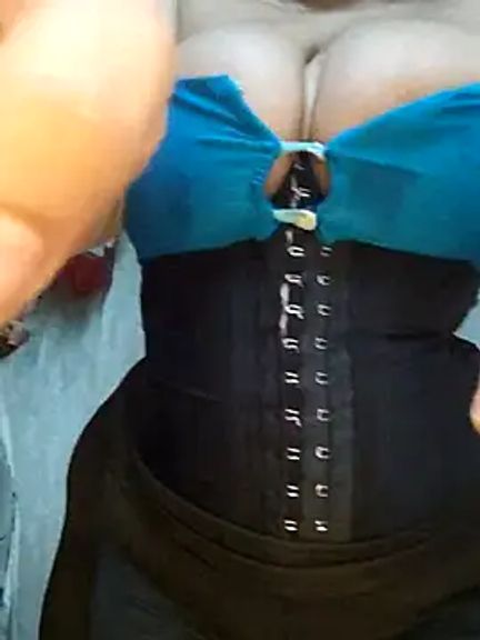 nikki_grey