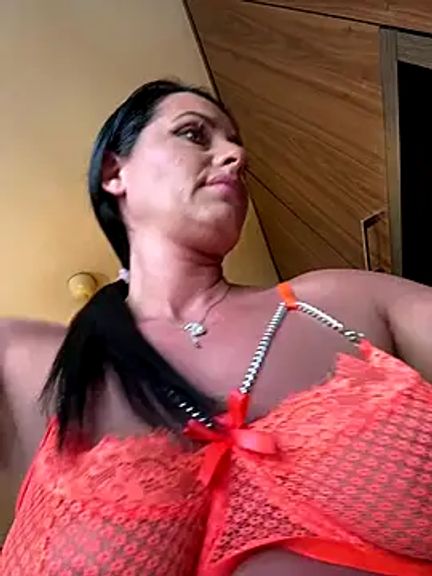 Hotmomcheckk_