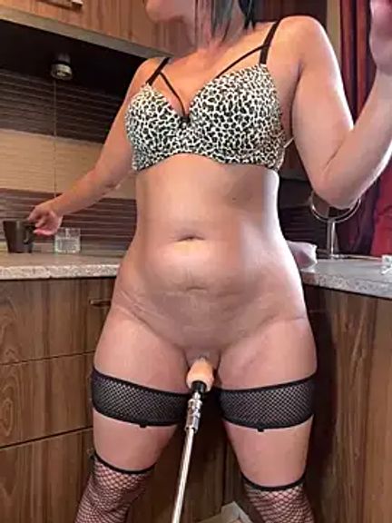 Hotmomcheckk_