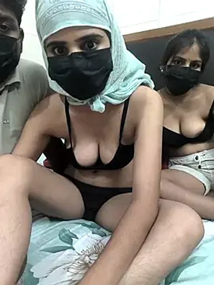 Ayesha_khann