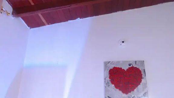 Amara_Red
