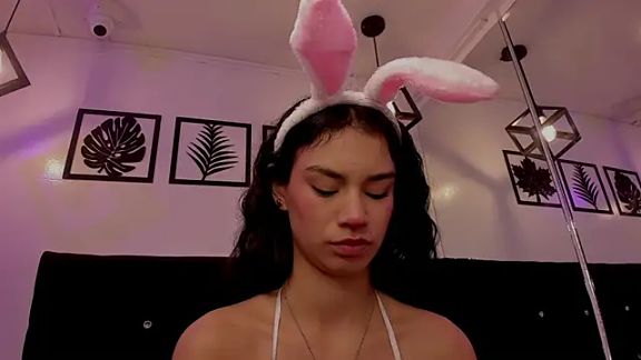 Anniie__Evans