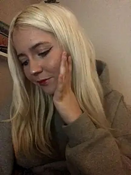 Blondie_Sofia_Essexbabe