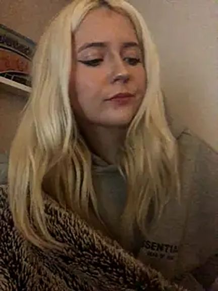 Blondie_Sofia_Essexbabe