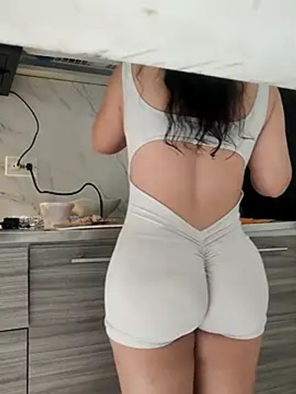 Lia_Hurley