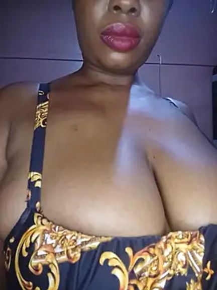 Luciouslips00