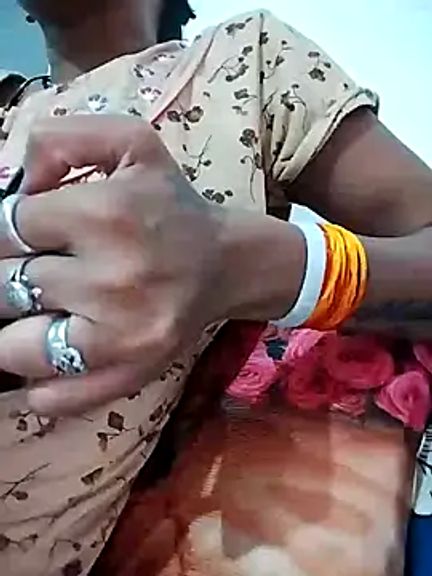 Hotty-Nidhi