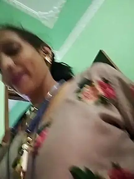 Hotty-Nidhi
