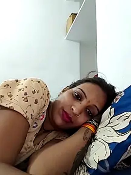 Hotty-Nidhi