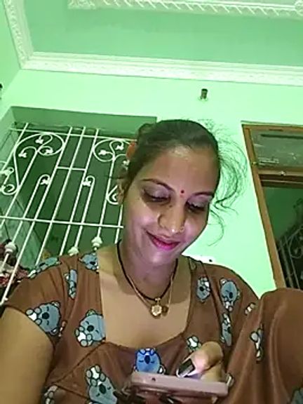 Hotty-Nidhi