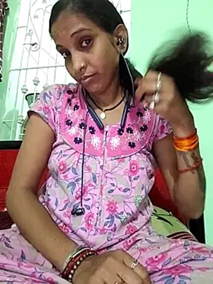 Hotty-Nidhi