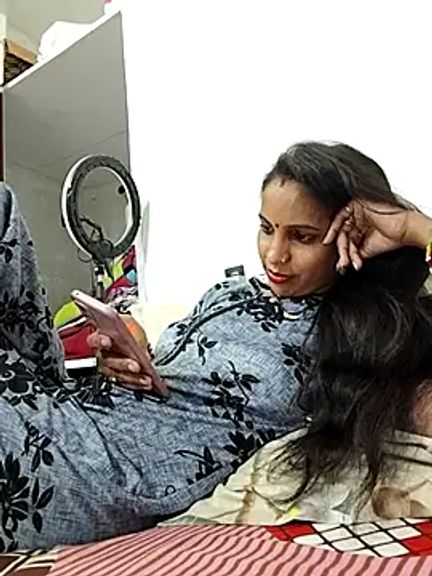 Hotty-Nidhi