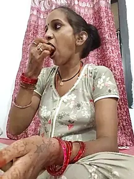 Hotty-Nidhi