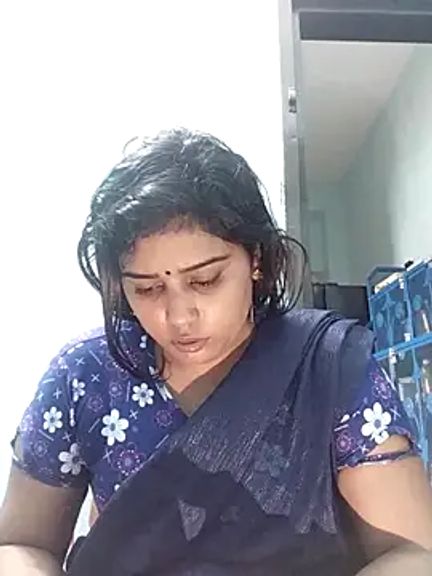 Cute-Priya59