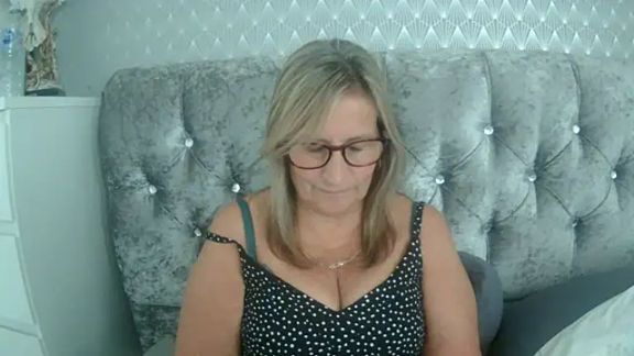 Additive_Mature_Linda