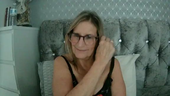 Additive_Mature_Linda