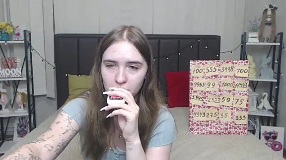 LauraHlot
